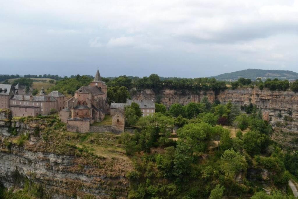 T 2 Dans Village Vacances 3 *** A Saint Geniez 2 Piscines Chauffee Pierrefiche  エクステリア 写真
